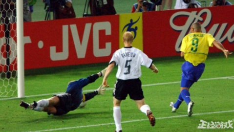 卡恩神扑+巴拉克绝杀，德国1-0险胜美国进四强（30字）