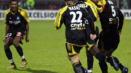 《告别与新生：2017-18赛季里昂球员资料全回顾，青春风暴如何搅动法甲》