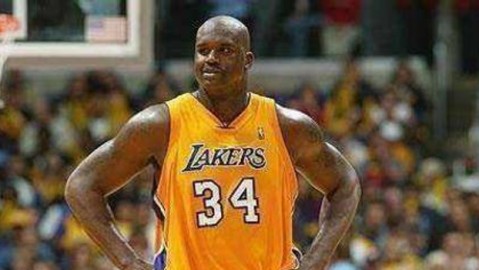 球员修改NBA规则：从张伯伦三秒区到65场争议，超级巨星如何重塑篮球